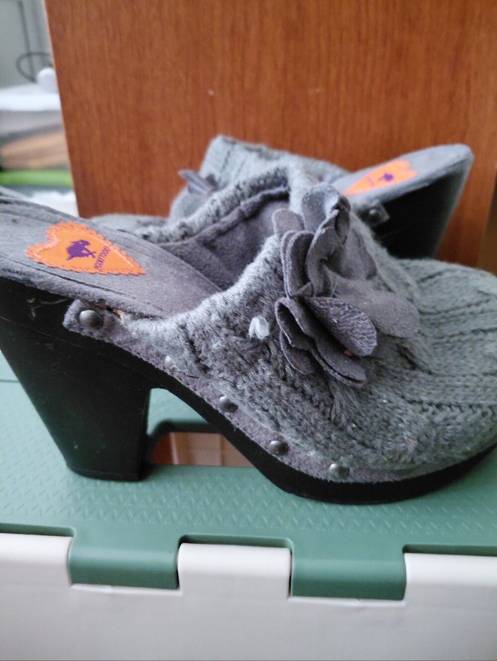 Grey Knit Flower-Accent Women's Heeled Clog